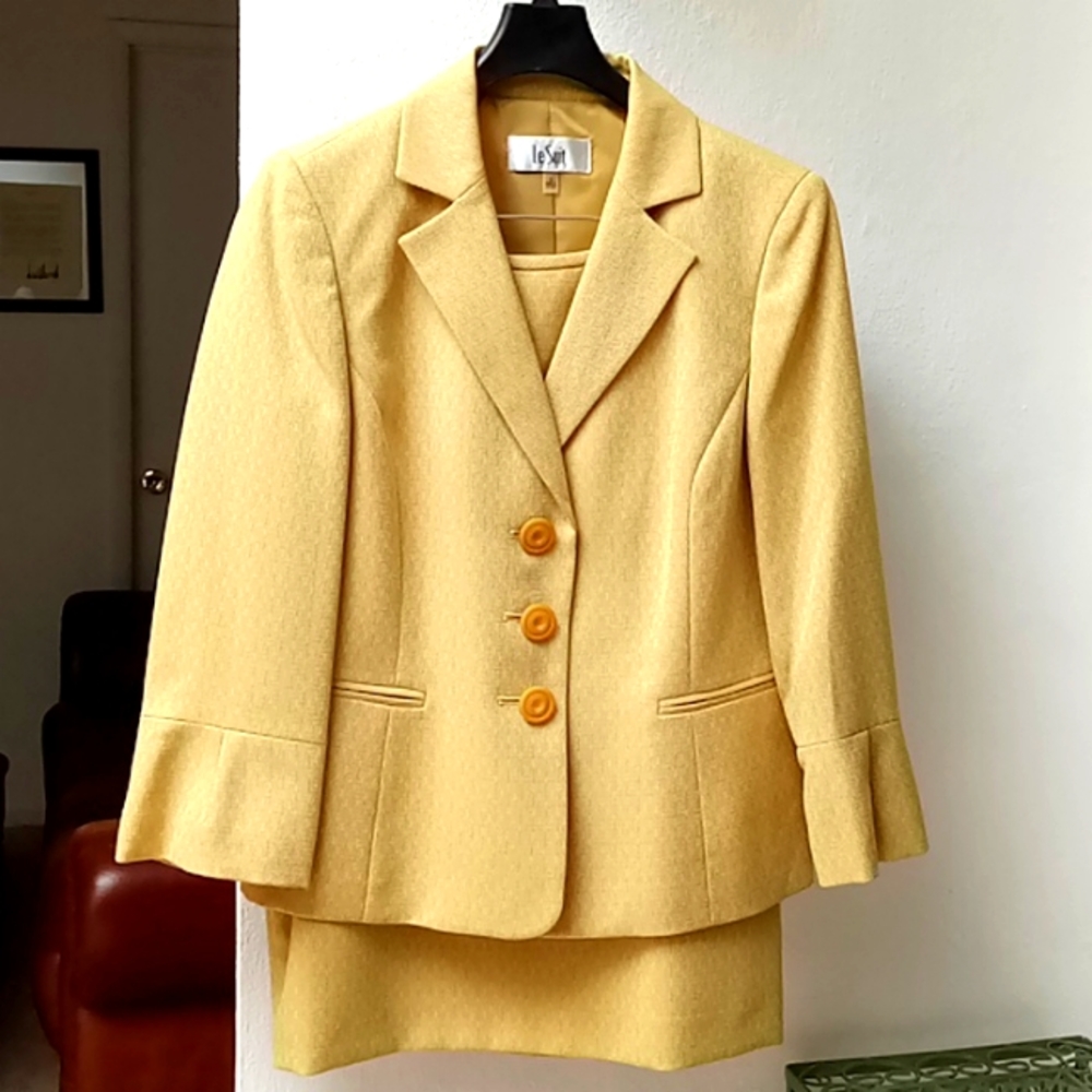 Le Suit Skirt Suit